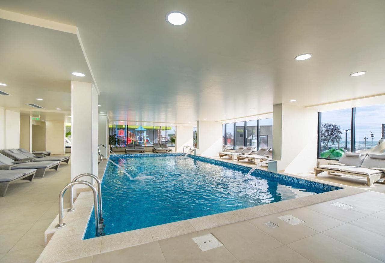 Sonnenstrand Apartment - Spa N Pool Beach Resort Mamaia Exteriör bild